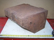 INTERNATIONAL HARVESER IHC MOGUL 8-16 Tractor Steel Tool Box Original Hit Miss