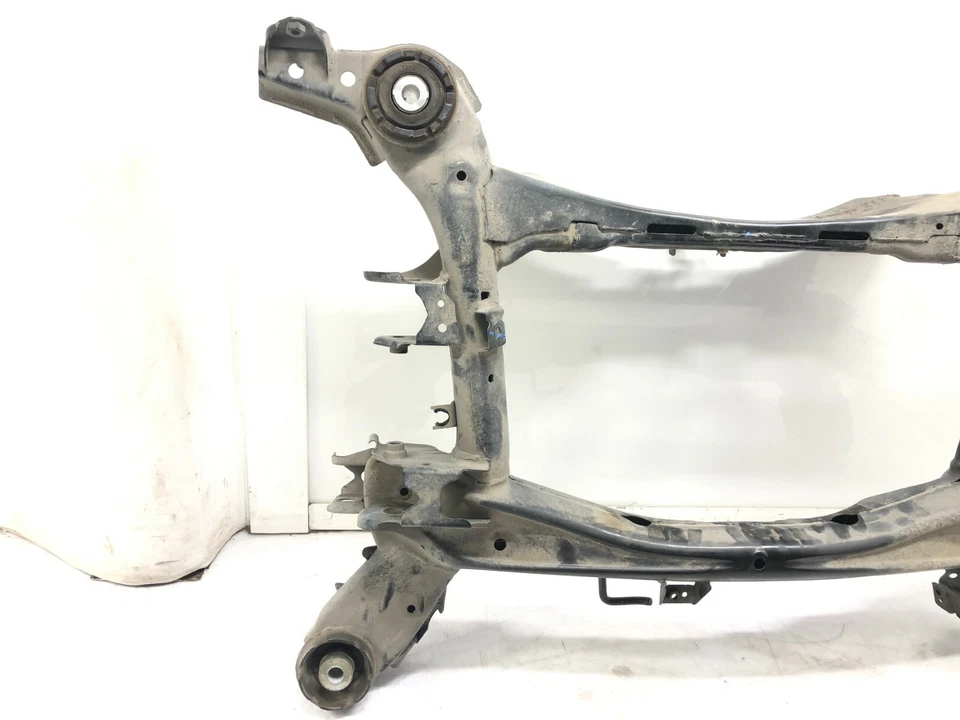 Subchasis trasero travesaño Acura MDX 2014-2016 OEM. Foto 3 de 4