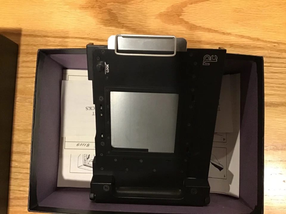 NPC Polaroid Back for Hasselblad, MF-1N-80 Type 80  - Image 3 of 3