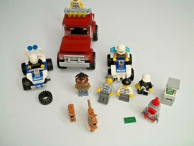2 Lego City Police ATV's with Policeman Minifigure & 4x4 Truck plus extra's 7279