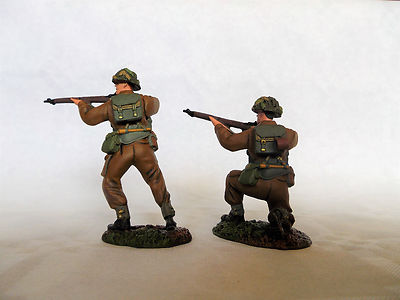BRITAINS WWII 2 SOLDATS ALLEMAND EN BOITE REF 17765 AU COMBAT