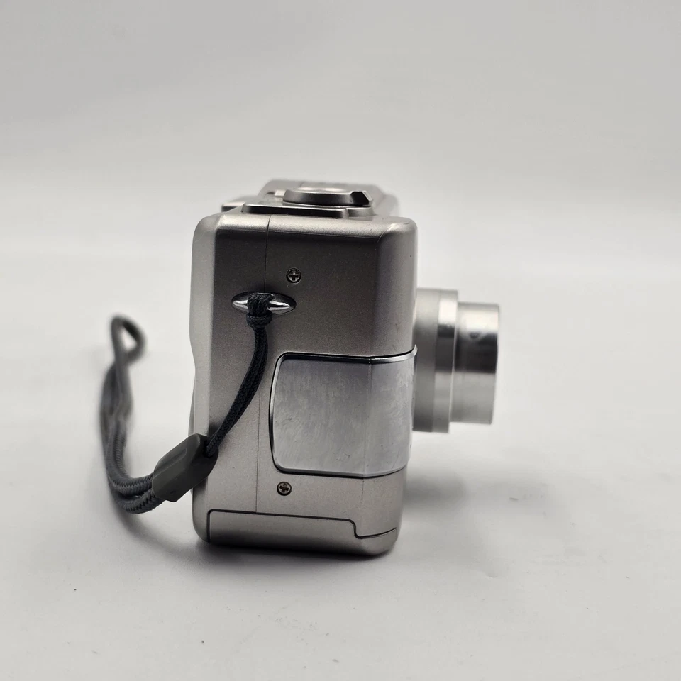 Panasonic Lumix DMC-LC70 4.0MP Digital Camera, Silver - Tested, photo 3 of 5