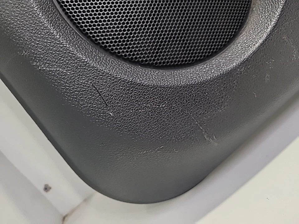 Panel de moldura de puerta lateral del pasajero delantero Chevy Silverado Sierra 10-14 OEM Foto 2 de 4