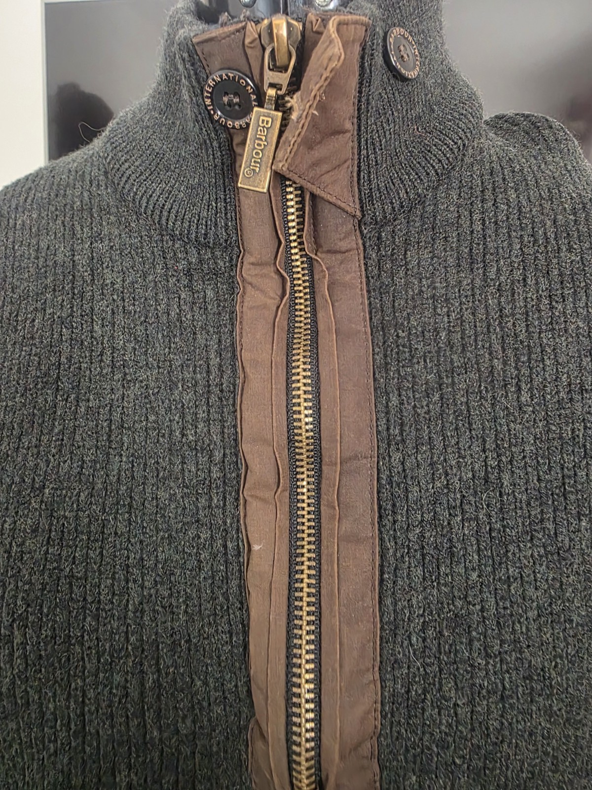 Picture 2 of 4