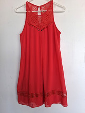 Size L coral sleeveless dress w/ teardrop back, crochet accents. Excellent cond