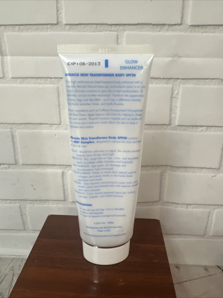 Sarah McNamara NOS Miracle Skin Transformer FPS 20 Tratamiento Tintado Mejora Corporal Foto 4 de 4