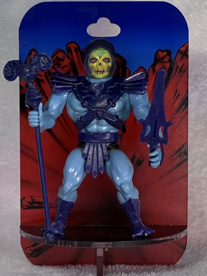 A 100% complete Wave 1 soft-head Skeletor from 1981 Taiwan production is a legitimate vintage toy grail — the soft-head variants are rarer and more coveted than later hard-head releases.