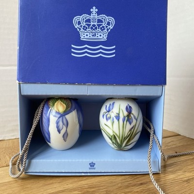 2 Royal Copenhagen Easter Egg 2020 Spring Collection Iris and Iris Petals In Box