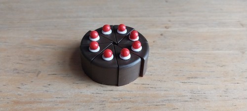 Portal Cake Acquisition Board Game Replacement Set of 8 Red Cakes Pieces Slices - Picture 4 of 4