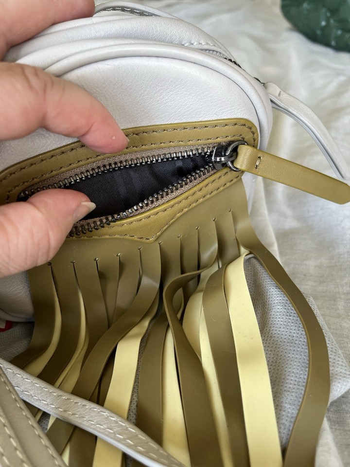 Rare Hunter Leather Dove Grey Cross Body Bag Green And Yellow Silicon