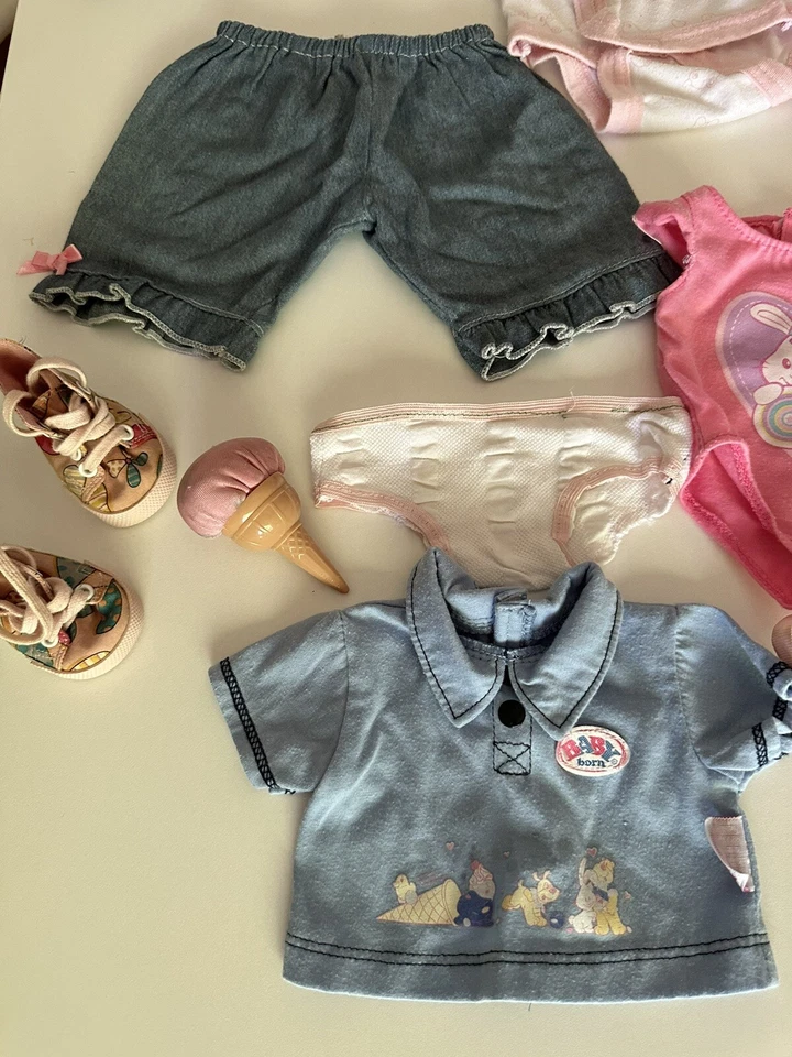 Babydoll Boy Puppe mit weiterem Zubehörer und tragbares Bett - Bild 3 von 4