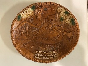 Vintage THE OZARKS Souvenir Resin Faux Wood Plaque Plate Lugene's Branson Cabin.