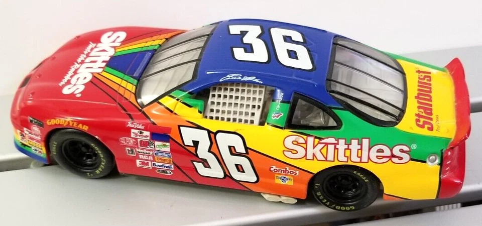 Hot Wheels 1997 NASCAR DIECAST 1:24 #36 ERNIE IRVAN SKITTLES PONTIAC GRAND PRIX Foto 2 de 4