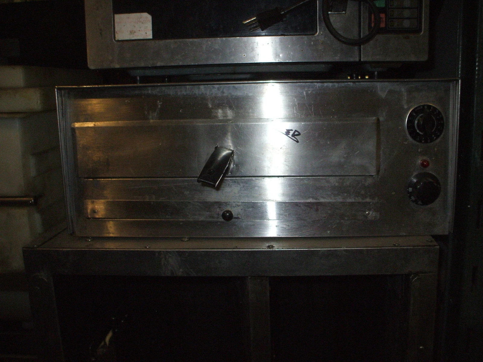 PIZZA OVEN, ONE TRAY, TIMER, THERMOSTAT, WISCO MODEL MJJ-560 900 ITEMS ON E BAY