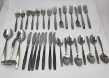 MODERN LIVING Stainless Flatware Rogers Cutlery Co Serving Place Settings Lot 32