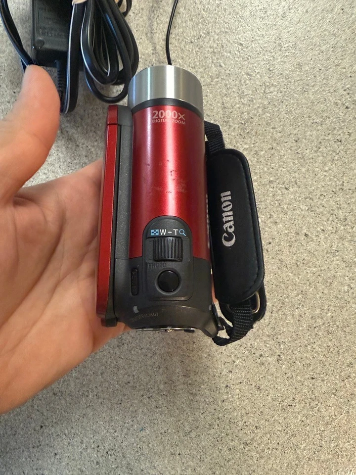 Canon FS300 SD Camcorder (Red) WITH CHARGER. CLEAN TESTED - Image 2 of 4