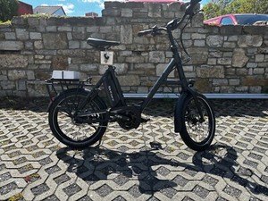 dunlop fahrradhelm Sports mit Licht - Sofort gesehen Werden - Ultraleichter Spezial Damen Herren Kinder Fahrrad Helm mit Visier und Rücklicht für hohe Sicherheit Alpina Gabranzo Fahrradhelm schwarz Shimano Acera 01 / Wähle dein Set:2+2 Gratis Designs