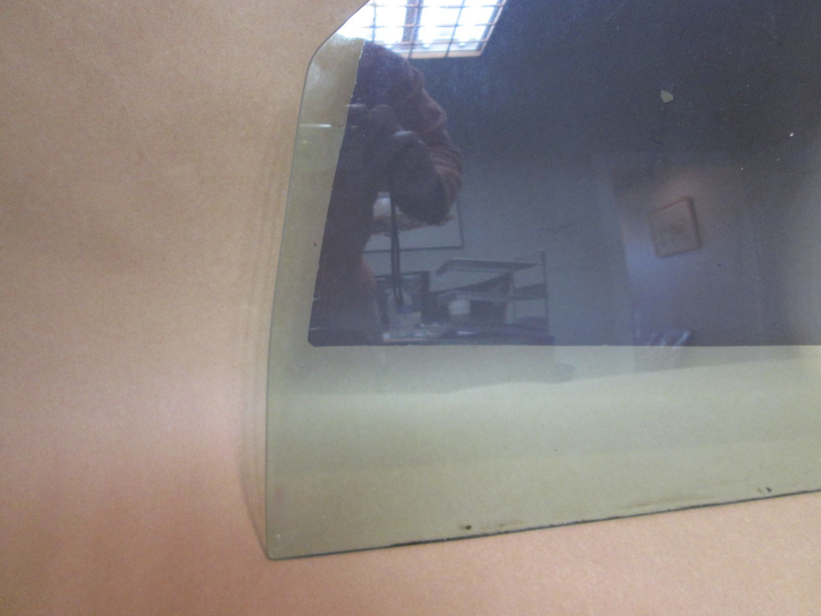 Ferrari Mondial RH Rear  Glass # 60637500