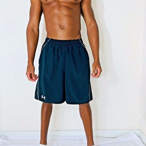 Under armour Calcio Corsa Basket Pantaloncini Nero Bianco Piccolo | eBay