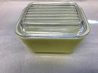 Vintage PYREX 501-B Yellow 1- 1/2 Cup Refrigerator Dish 4 1/4" x 3 1/4" x 2 3/4"