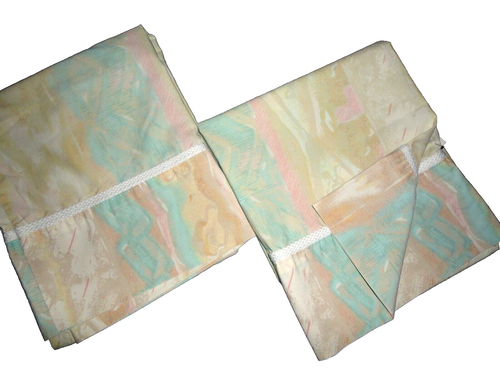 CROSCILL BRAIDED WATERCOLOR PASTEL CORAL GOLD GREEN (2) QUEEN PILLOWCASES 19X34 - Picture 2 of 5