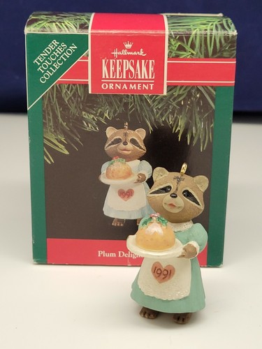 Vintage Hallmark Christmas Ornament Plum Delightful Raccoon Serving Cake So Cute - Picture 2 of 11