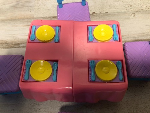 2003 DORA THE EXPLORER TALKING DOLL HOUSE DORA'S DINING ROOM SET FLIP TABLE - Picture 4 of 10