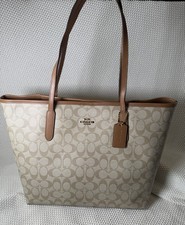 COACH コーチ F67108 アベニュー トート イン シグネチャー Coach F67108 Avenue Tote in Signature Canvas Khaki Saddle 2 for
