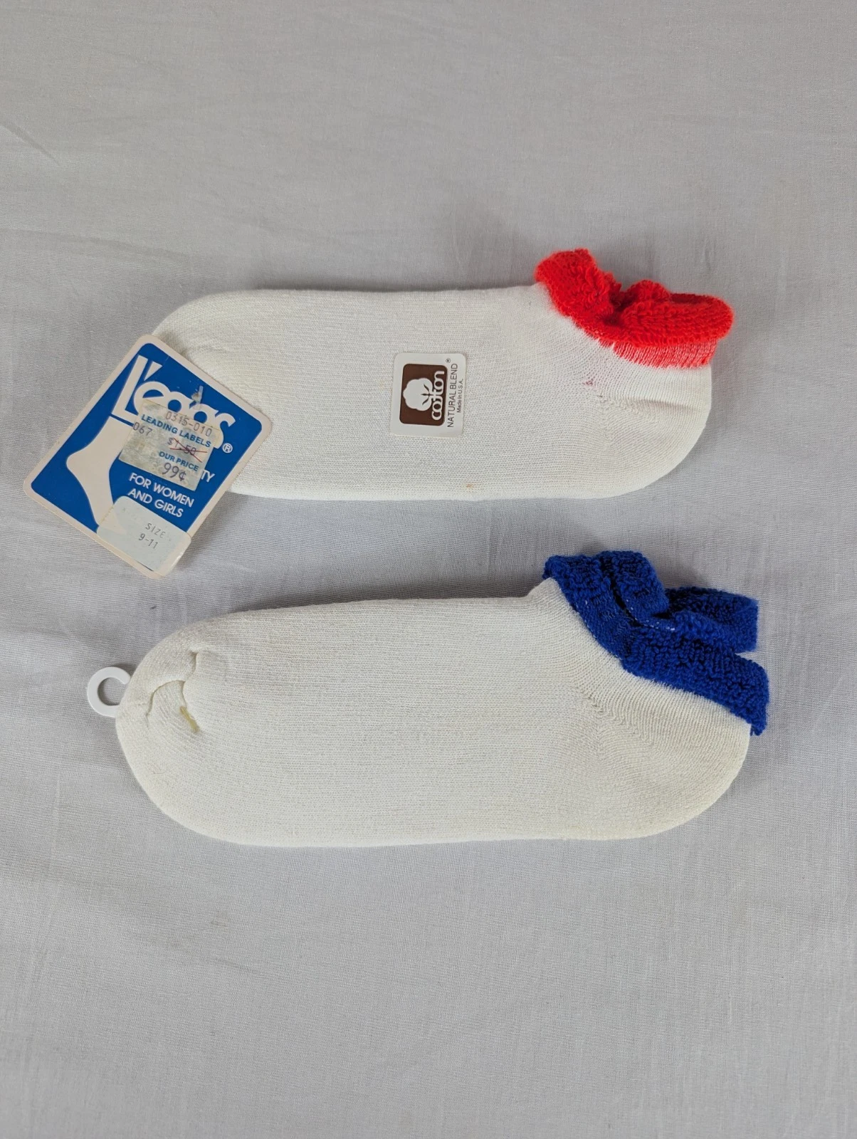 L'eggs Vintage Ankle Socks White Red Blue Made in USA 80s 90s NEW NWT - 2 Pairs
Opens in a new windo