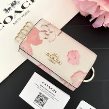  New COACH Key case floral pattern