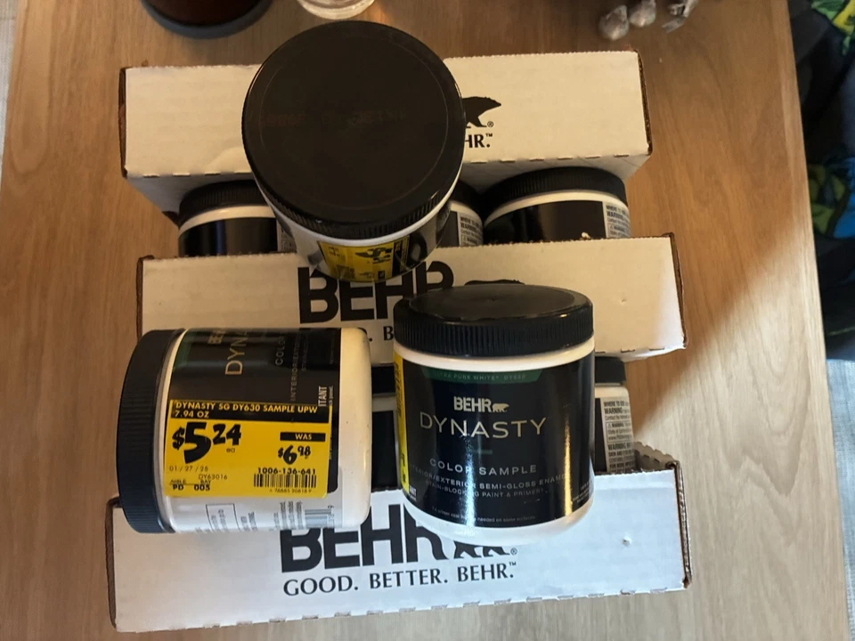 15 LATAS de pintura e imprimación blanca Foto 2 de 4