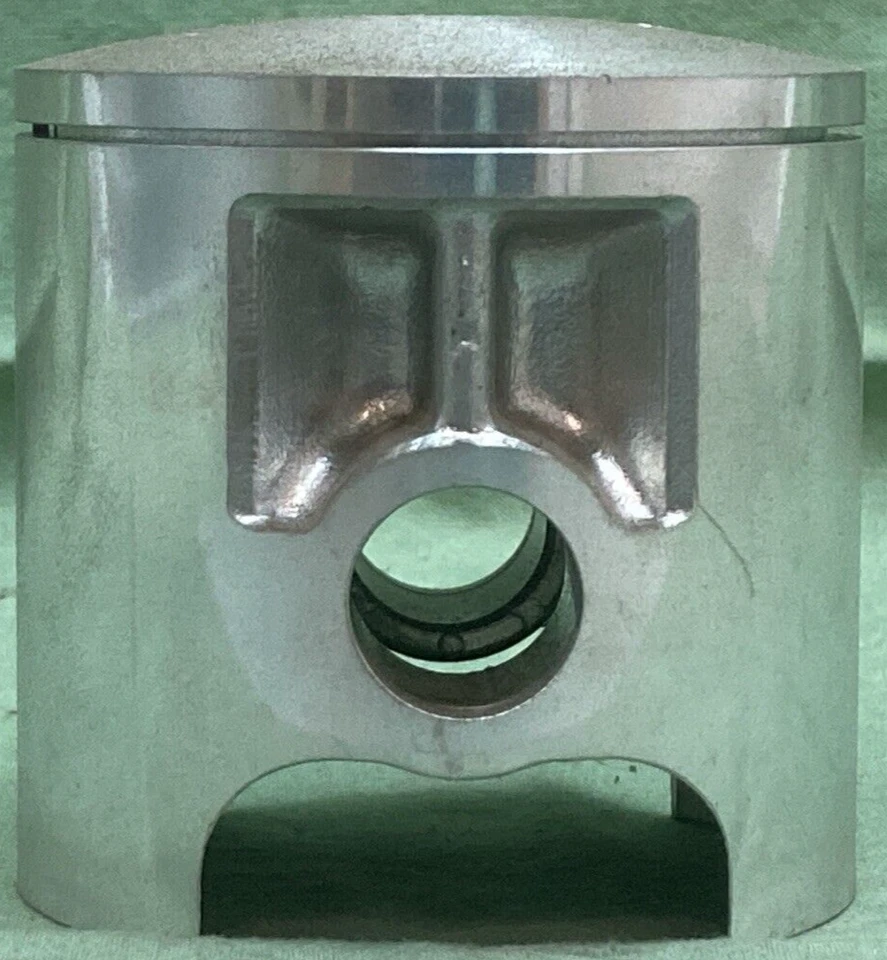 NUEVO PISTÓN GENUINO YAMAHA 383-11631-01-97 PARA TZ250 TZ350 Foto 3 de 4