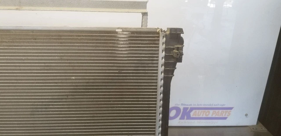 13 MERCEDES BENZ SL550 R231 ENGINE COOLANT RADIATOR ASSEMBLY Foto 2 de 4