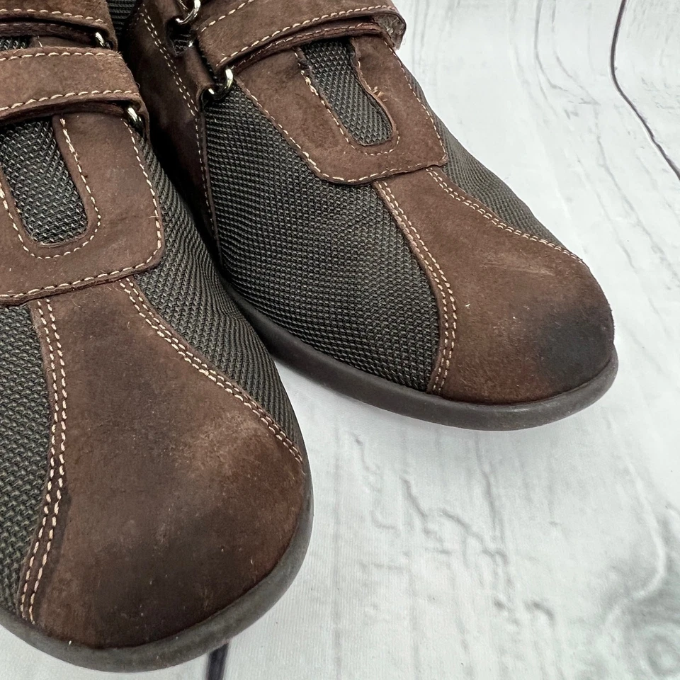 Tênis Munro Feminino 7 JOLIET Tecido Marrom Couro Camurça Alça Transversal - Imagem 4 de 4