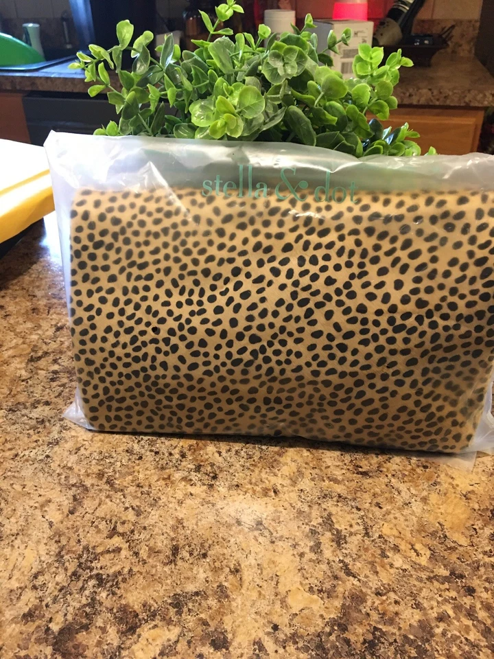 Casa rodante Stella & Dot Covet Crosby Bag-Leopardo totalmente nueva en paquete original $228 Foto 4 de 4