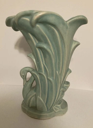 Vintage 1940’s McCoy Art Deco Aqua Swan In Reeds Vase 9”
