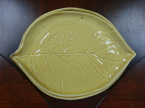 Crate & Barrel Yellow Lemon Leaf Autunno Ceramic Appetizer Snack Plates Set of 4 - Picture 5 of 12