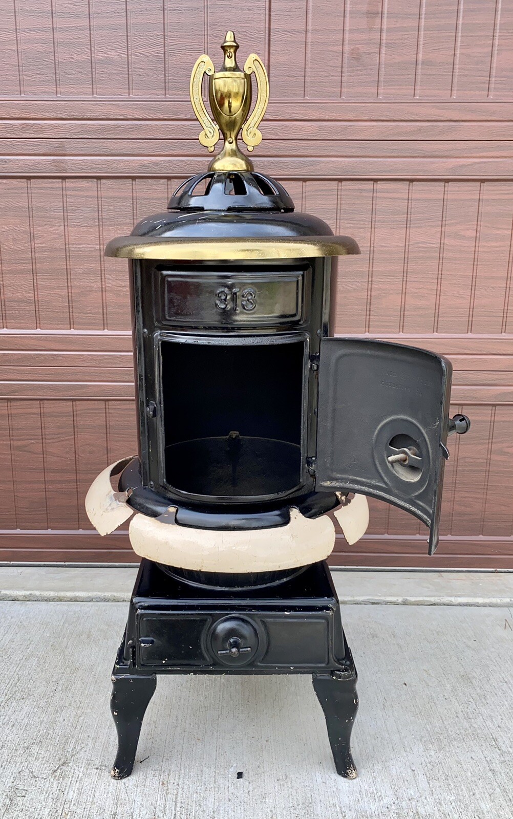 Antique Cast Iron Leader 313 Coal/Wood Burning Parlor Stove | eBay