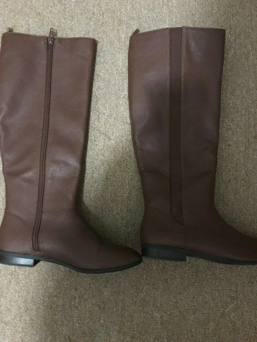 Very flat cheap boots
