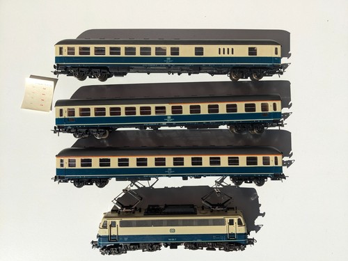 Roco H0 4137 B E-Lok BR 110 401-7 DB u. 3 passende Personenwagen, fast neuwertig - Bild 2 von 6