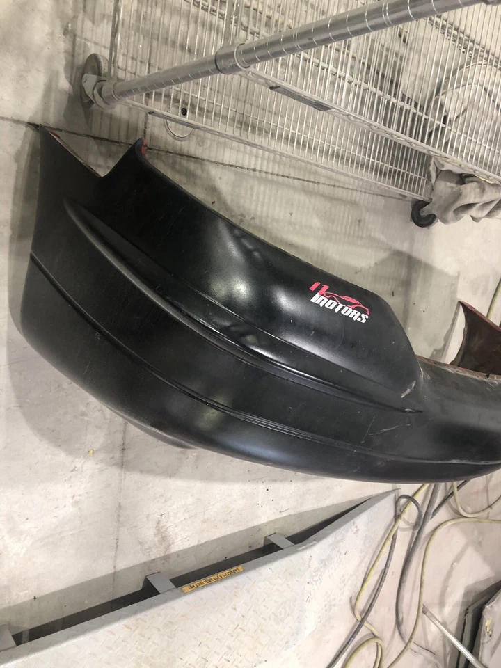 Parachoques trasero Eagle Talon Foto 2 de 4