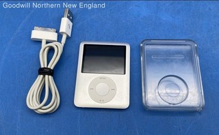 Apple iPod Nano 3rd Generation A1236 4GB Silver MP3 Player Tested & Reset
