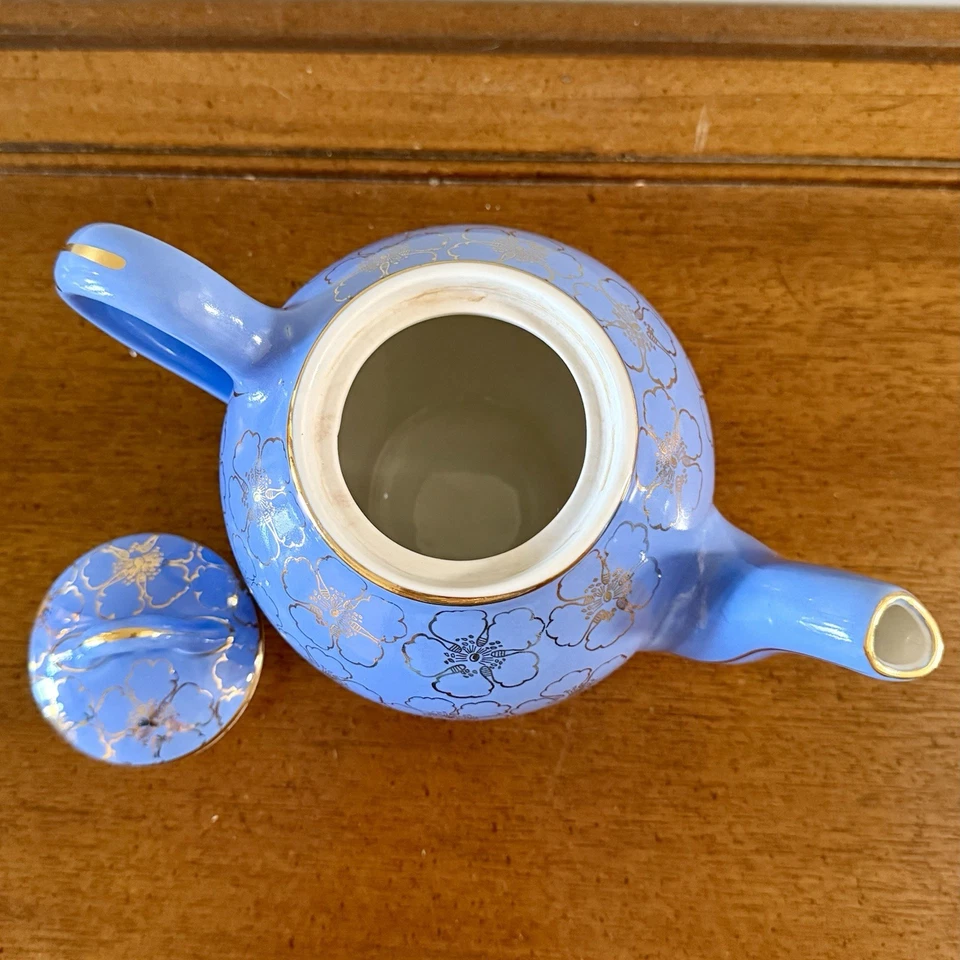 Tetera de colección Hall “Francesa” Azul Claro con Floral Dorado ~ 4 Tazas ~ Impresionante ~ #049 EE. UU. Foto 4 de 4