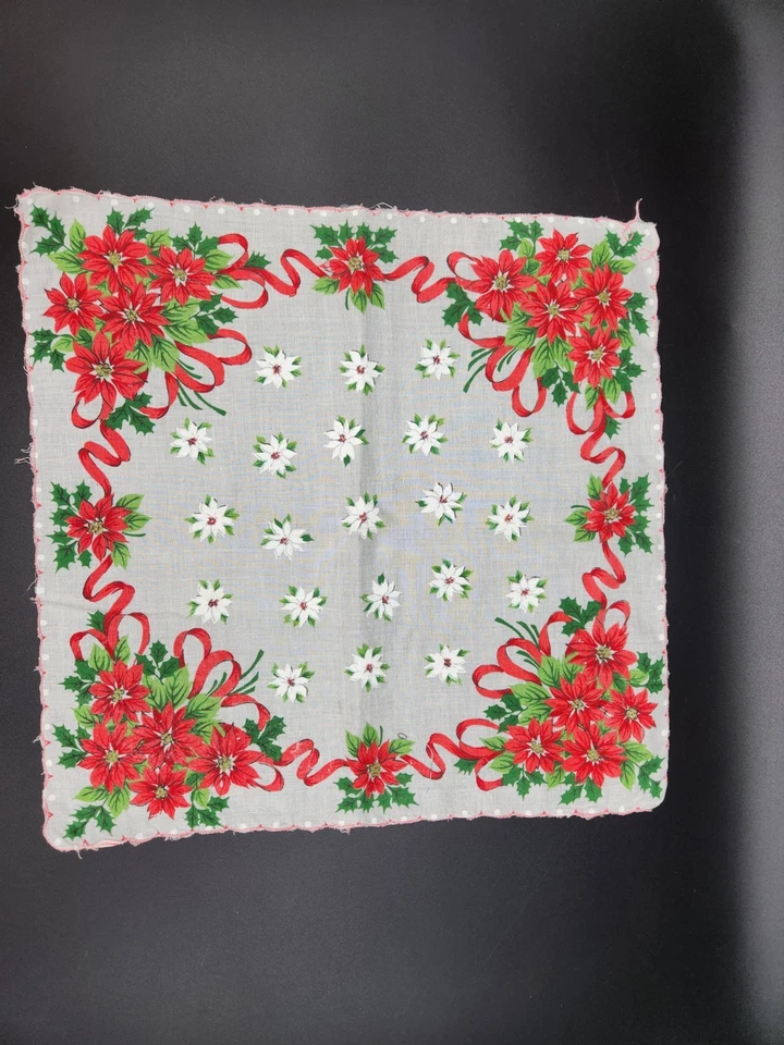 Lot of 2 Vintage Christmas Handkerchiefs Poinsettia Scalloped Edge Red & Green - Image 3 of 4