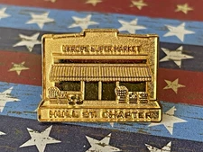 RARE Vintage UKROPS Food Stores Market Richmond VA Service Lapel Pin Hill St.