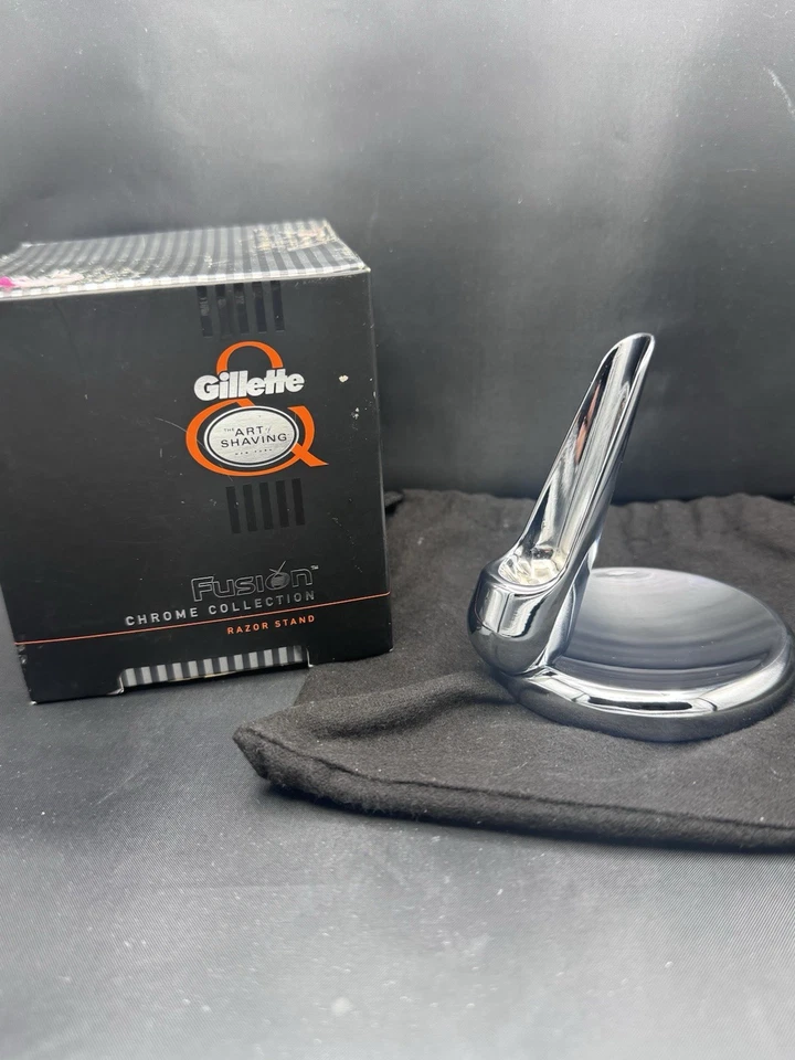 NEW Collector’s Gillette Art Of Shaving Fusion Chrome Shaving Razor Stand - Image 2 of 4