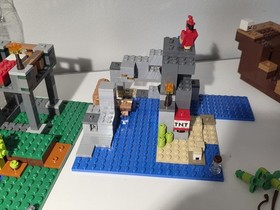 Lego Minecraft Lot - contains set #21158, 21164, 21165 and more - READ