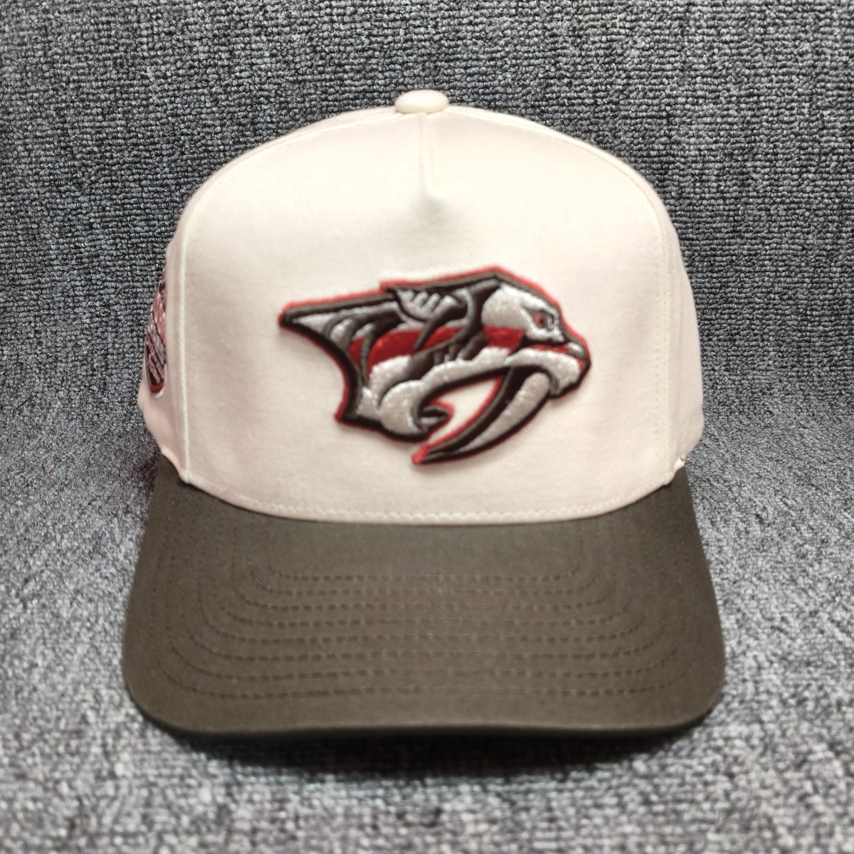 Mitchell & Ness Nashville Predators NHL Global Series Snapback Hat White Olive