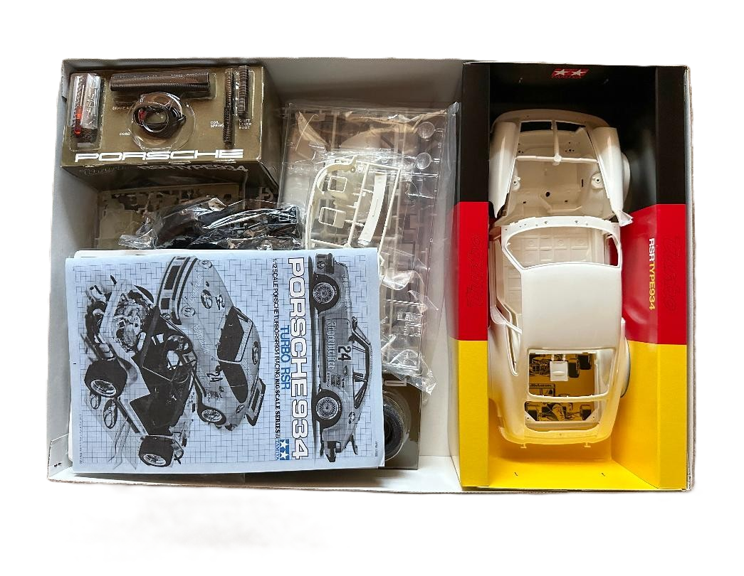自動車 Tamiya 1/12 Porsche Turbo RSR Type 934 TAMIYA 1/12 PORSCHE TURBO RSR TYPE 934 MODEL KIT from Japan