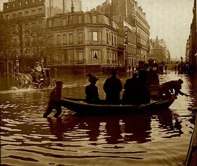 Plaque de verre stéréoscopique "Inondations de Paris, Avenue Montaigne" c.1910 - Photo 1/2